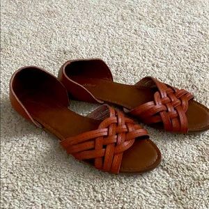 Universal Thread Brown Shoe